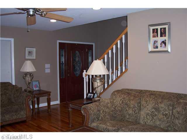 218 Manor Ridge Way Lexington, NC 27292 - Photo 3 of 16 Living Room.