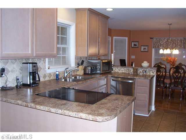 218 Manor Ridge Way Lexington, NC 27292 - Photo 6 of 16 Kitchen.