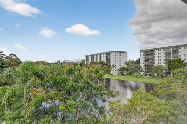 $2,100 | 2236 North Cypress Bend Drive, Unit 508, Pompano Beach, FL 33069