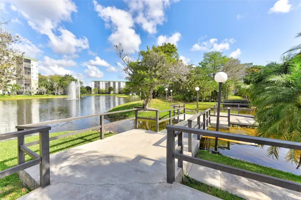 $2,100 | 2236 North Cypress Bend Drive, Unit 508, Pompano Beach, FL 33069