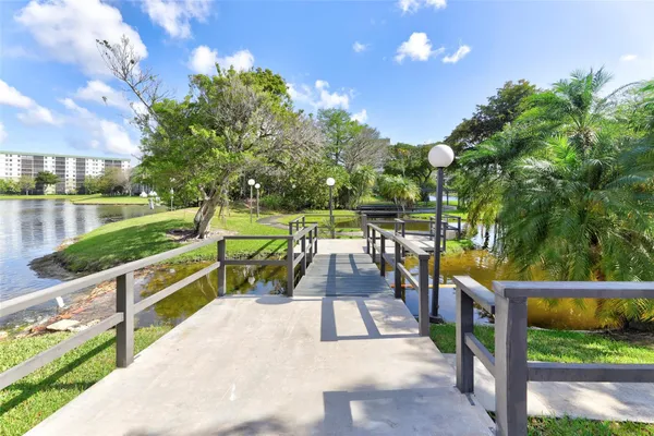 $2,100 | 2236 North Cypress Bend Drive, Unit 508, Pompano Beach, FL 33069