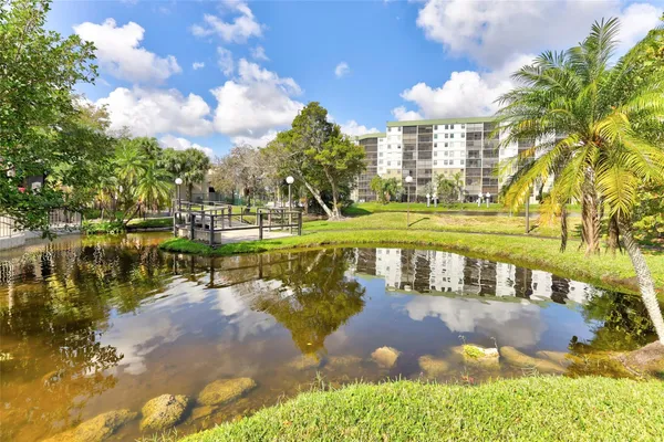 $2,100 | 2236 North Cypress Bend Drive, Unit 508, Pompano Beach, FL 33069