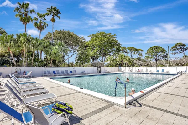 $2,100 | 2236 North Cypress Bend Drive, Unit 508, Pompano Beach, FL 33069