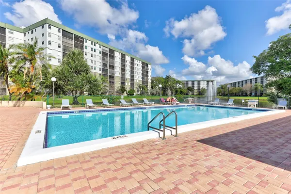 $2,100 | 2236 North Cypress Bend Drive, Unit 508, Pompano Beach, FL 33069