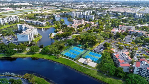 $2,100 | 2236 North Cypress Bend Drive, Unit 508, Pompano Beach, FL 33069