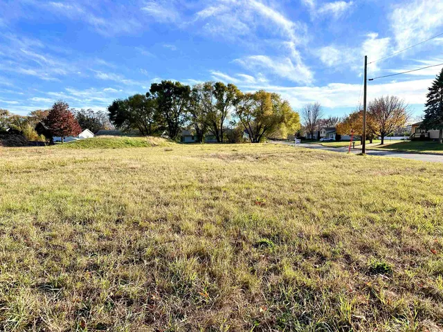 $27,900 | 800 South Michigan Street, Prairie du Chien, WI 53821