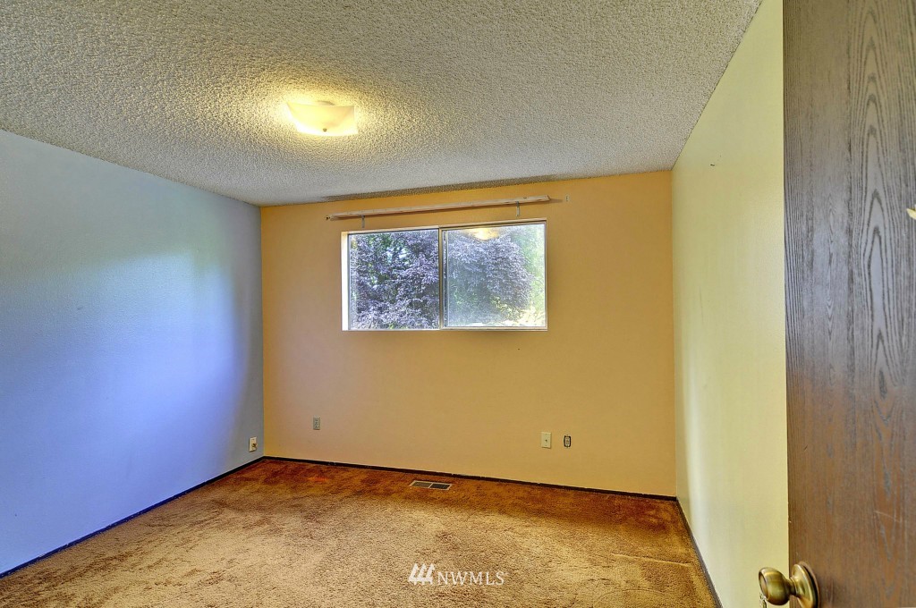 3121 Southeast 17th Court Renton, WA 98058 - Photo 11 of 13 Gallery Image 11