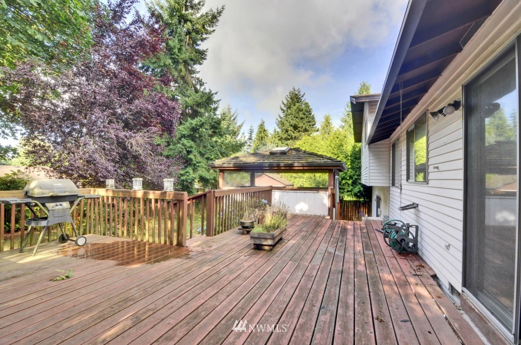3121 Southeast 17th Court Renton, WA 98058 - Photo 12 of 13 Gallery Image 12
