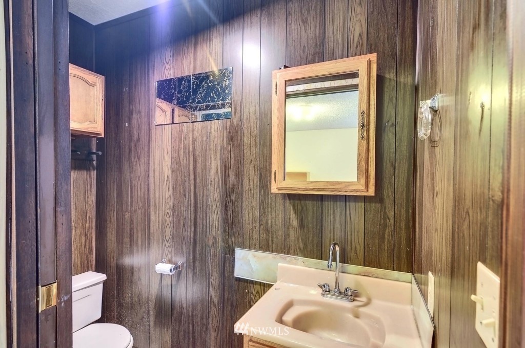 3121 Southeast 17th Court Renton, WA 98058 - Photo 7 of 13 Gallery Image 7