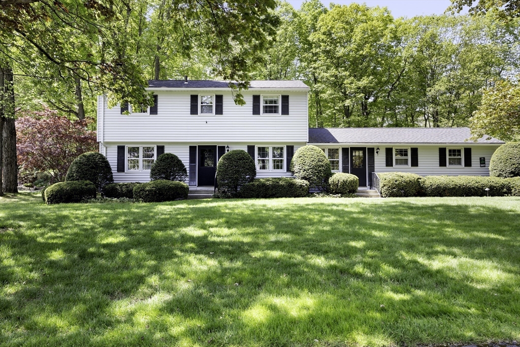 55 Longfellow Road Holyoke, MA 01040 - Photo 1 of 35