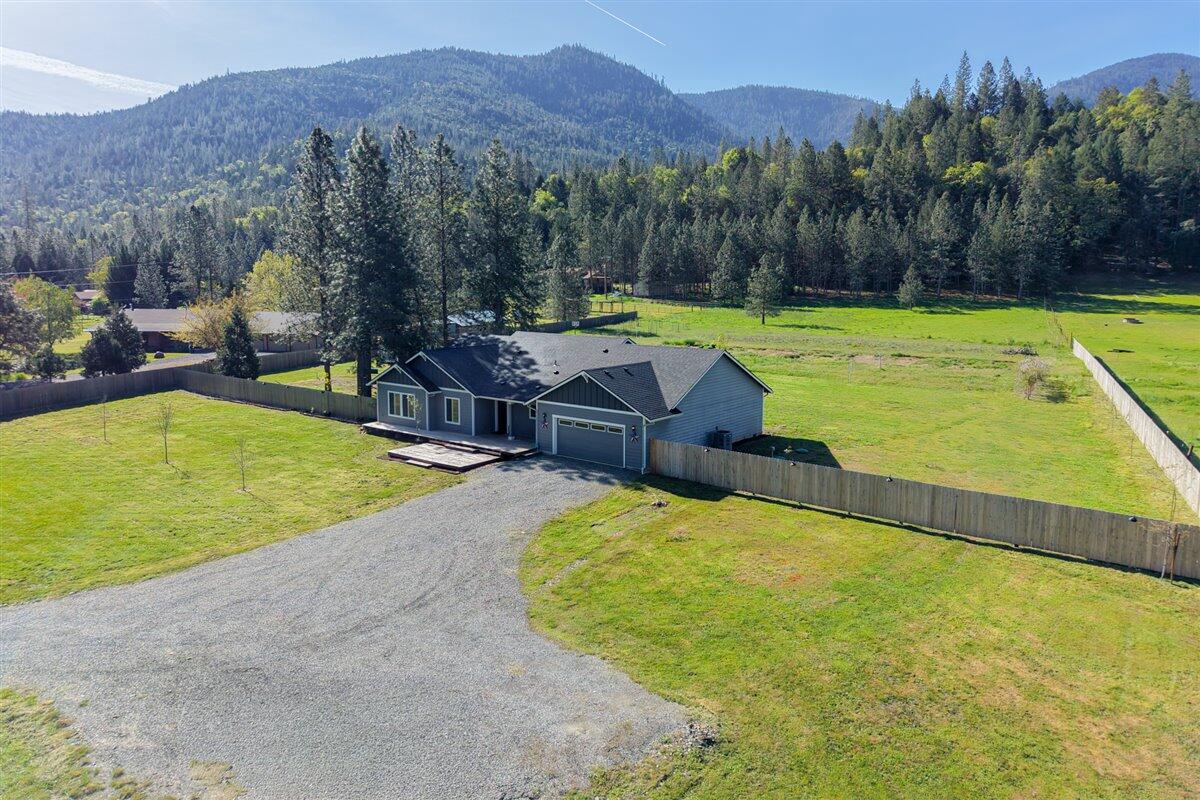 2355 Fish Hatchery Road Grants Pass, OR 97527 - Photo 3 of 37 3