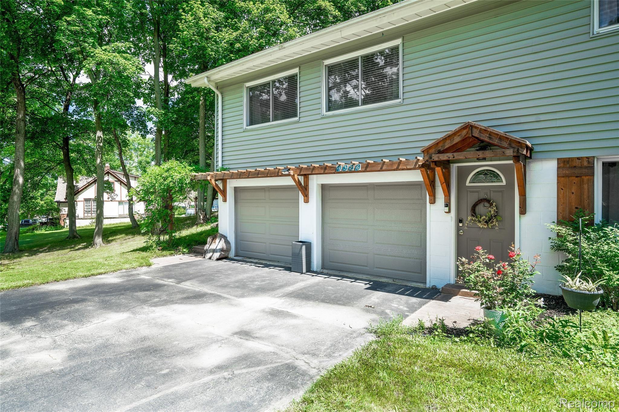 4326 Edmore Road Waterford, MI 48329 - Photo 21 of 26 MLS-25.jpg