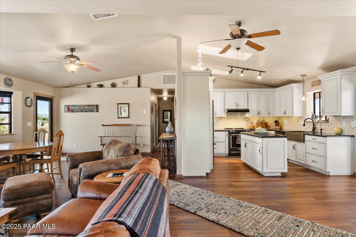 1875 South Reed Road Chino Valley, AZ 86323 - Photo 9 of 33 09-Living Room & Kitchen