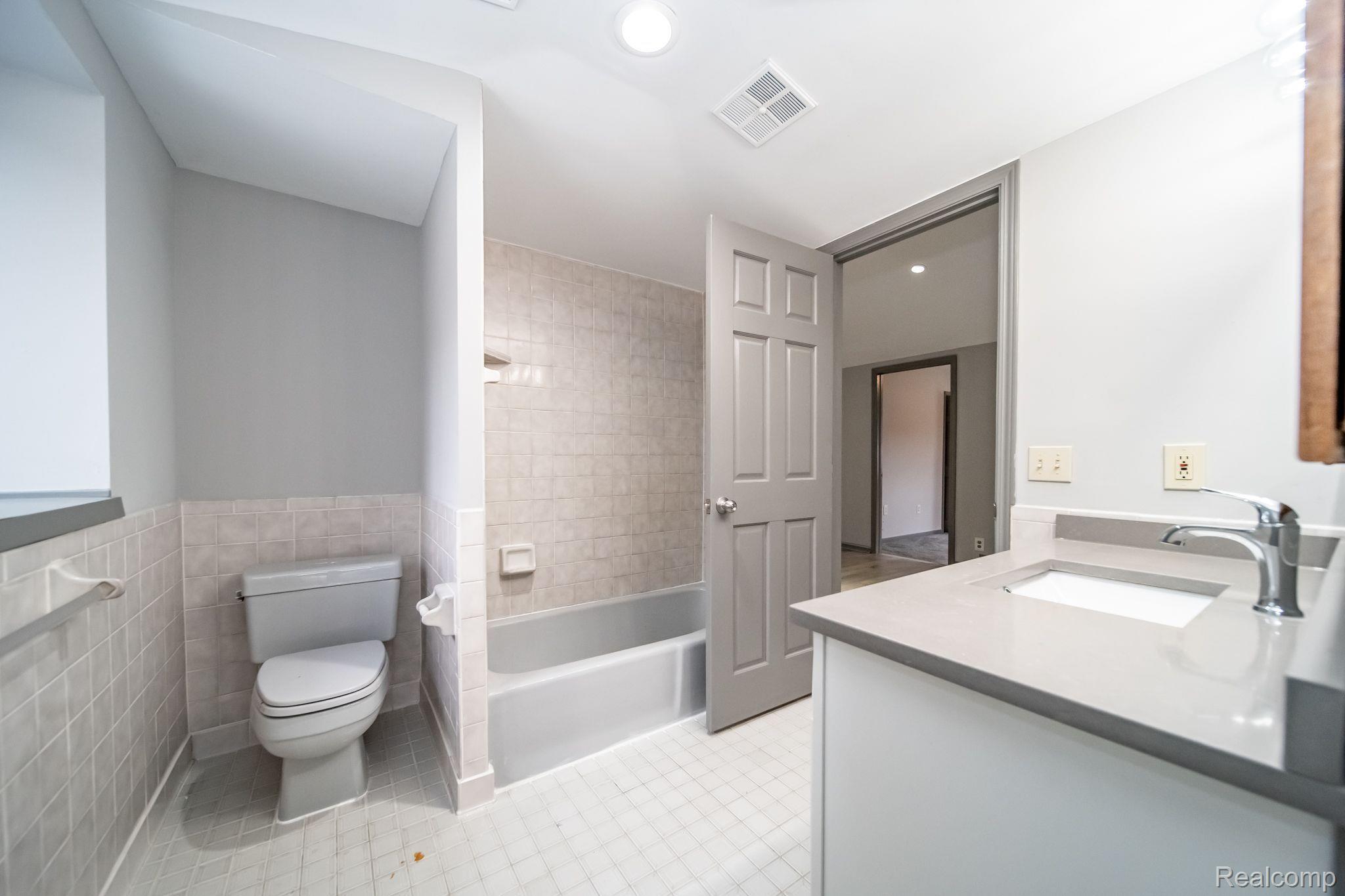 480 South Rochester Road Oakland, MI 48363 - Photo 47 of 91 Gallery Image 47