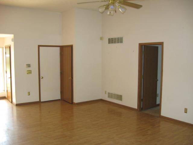 3395 Retriever Road Columbus, OH 43232 - Photo 3 of 7 Gallery Image 3