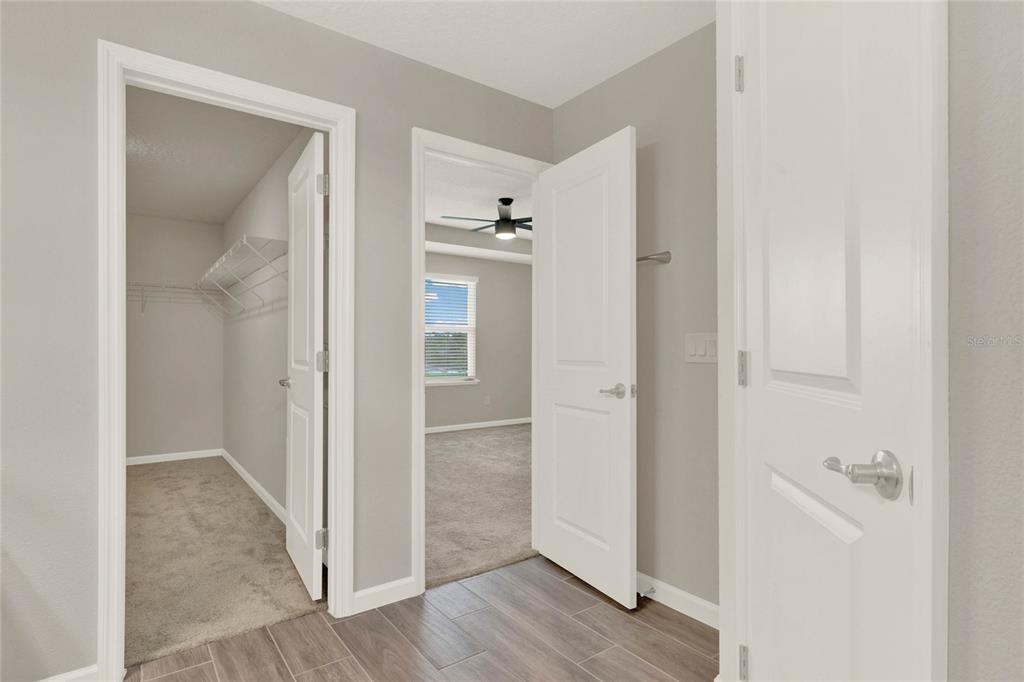 2575 Park Ridge Street Apopka, FL 32712 - Photo 32 of 56 En-suite bathroom in primary bedroom