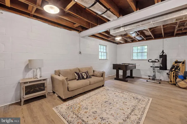 $749,999 | 20720 Warfield Court, Gaithersburg, MD 20882