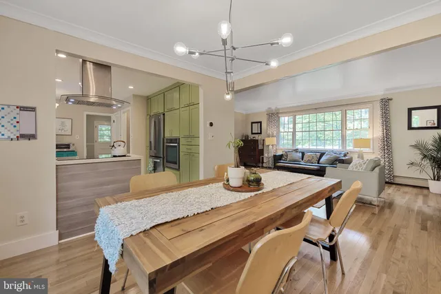 $749,999 | 20720 Warfield Court, Gaithersburg, MD 20882