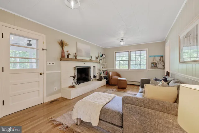 $749,999 | 20720 Warfield Court, Gaithersburg, MD 20882