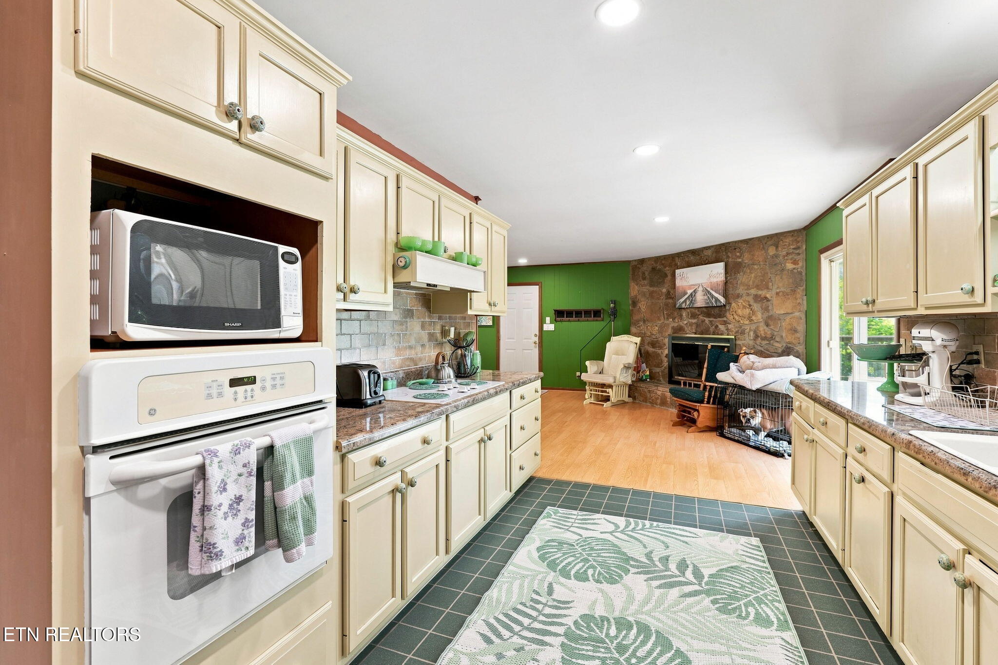 131 Cumberland View Drive Oak Ridge, TN 37830 - Photo 14 of 49 Kitchen Leading to Den