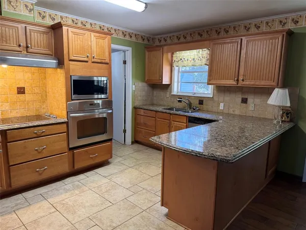 $220,000 | 1005 South Cypress Street, Vivian, LA 71082