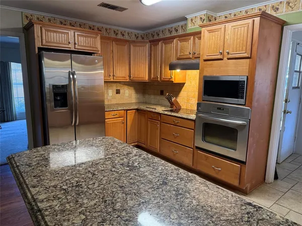 $220,000 | 1005 South Cypress Street, Vivian, LA 71082