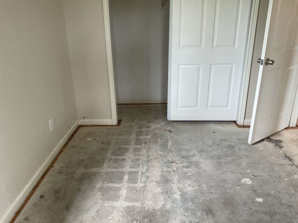 609 West 6th Street Sweeny, TX 77480 - Photo 7 of 12 a view of an empty room