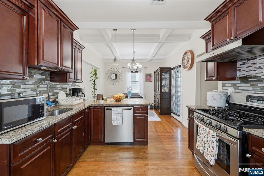 65 Franklin Road Teaneck, NJ 07666 - Photo 18 of 41