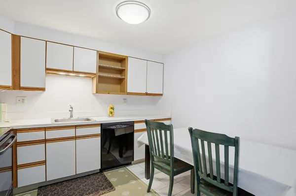 $285,000 | 1321 Worcester Road, Unit 201, Framingham, MA 01701
