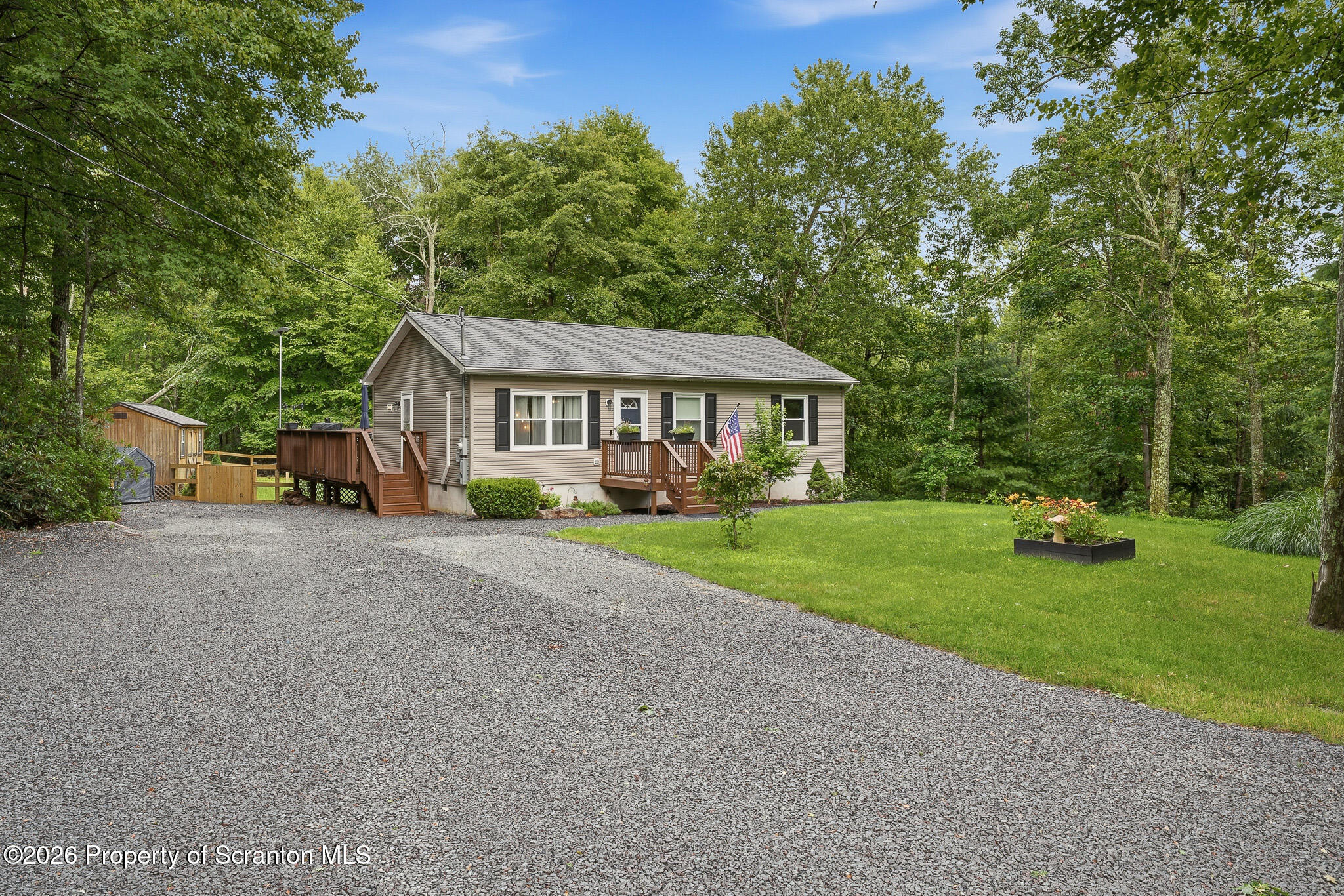 57 Hopi Road Jim Thorpe, PA 18229 - Photo 2 of 30 01-HomeView_Media-57_Hopi_Rd