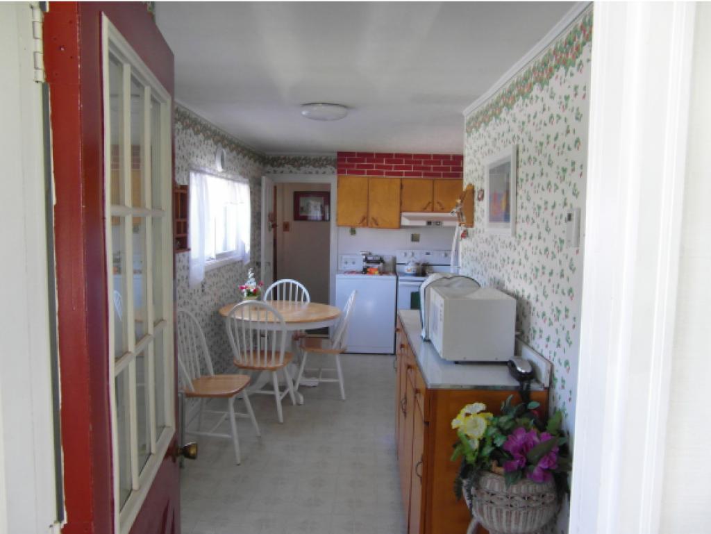 83 Meadow Street Rutland, VT 05701 - Photo 2 of 29