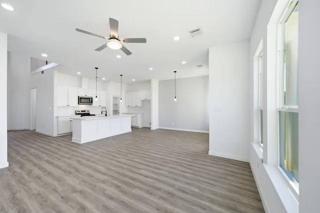 $335,000 | 111 Capetown Way, Conroe, TX 77356