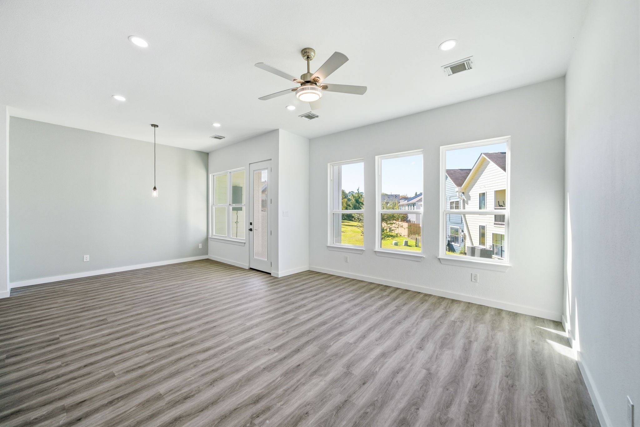 111 Capetown Way Conroe, TX 77356 - Photo 17 of 38