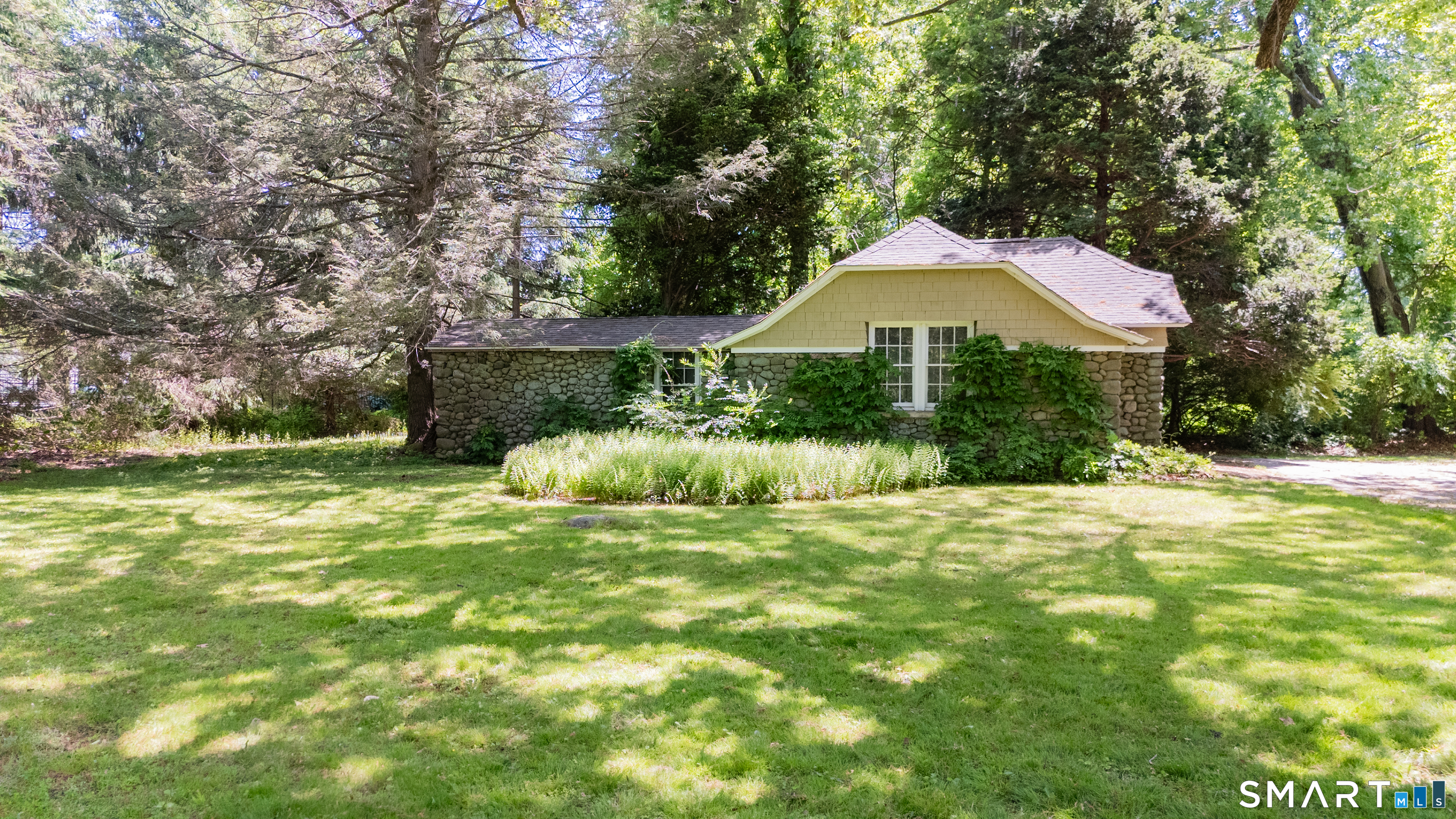95 Beecher Road Woodbridge, CT 06525 - Photo 37 of 39