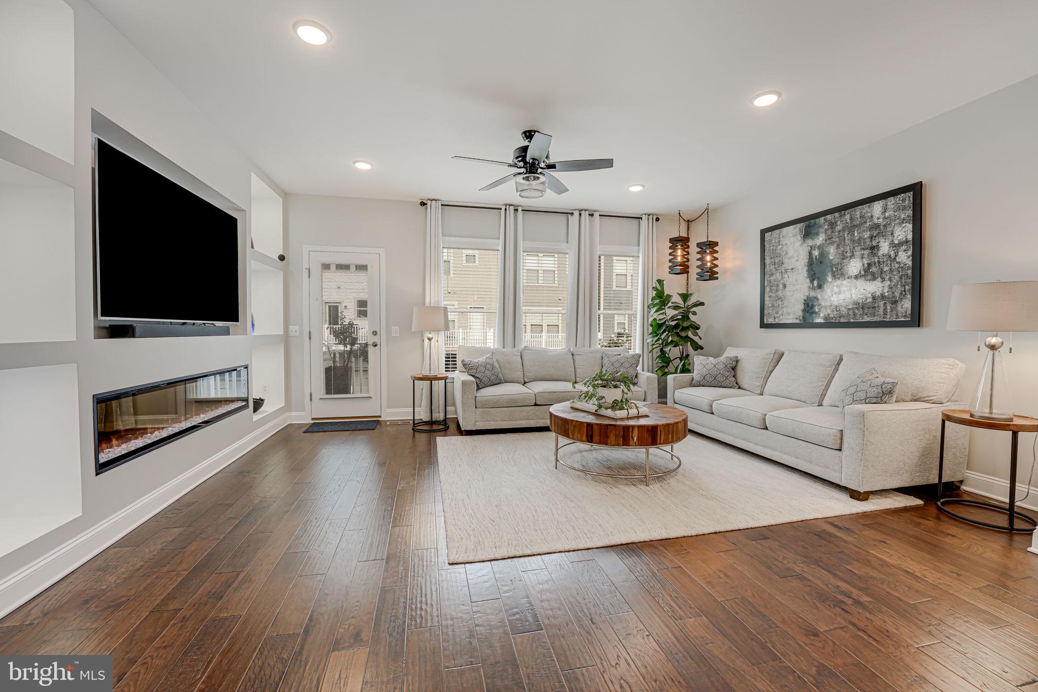 17372 Redshank Road Dumfries, VA 22026 - Photo 12 of 80 Living Rm with access to back deck