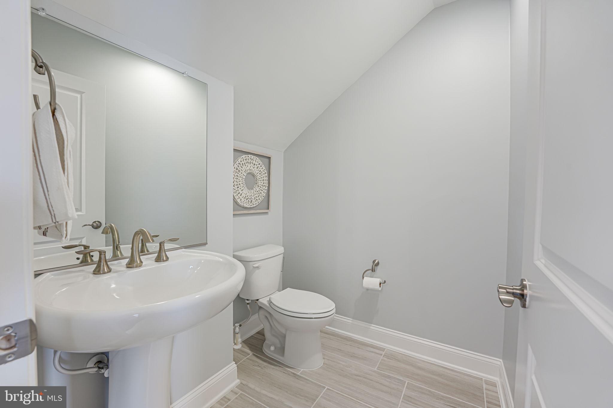 17372 Redshank Road Dumfries, VA 22026 - Photo 41 of 80 Convenient powder room.