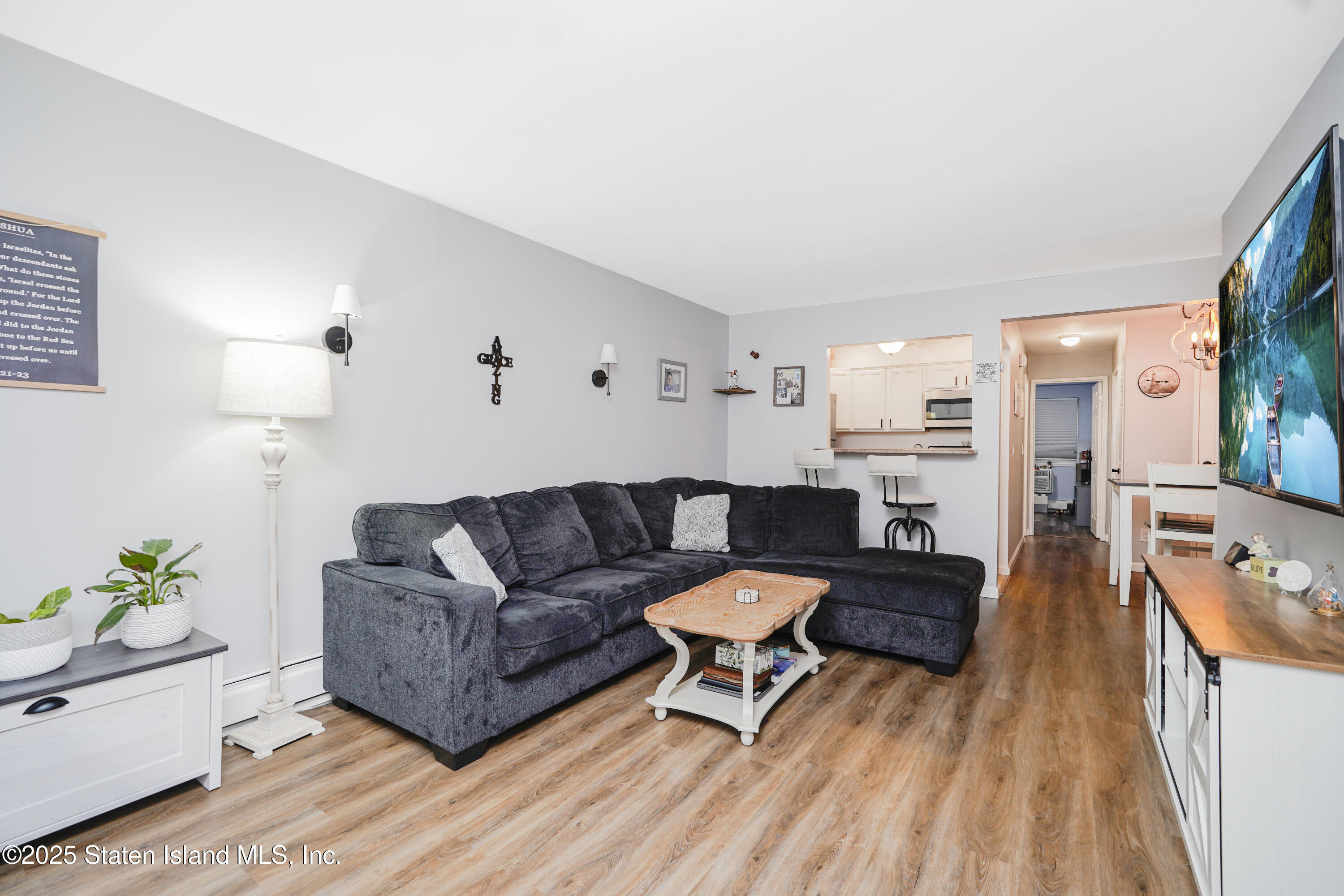 3747 Amboy Road, Unit 1A Staten Island, NY 10308 - Photo 7 of 23 IMG_4901