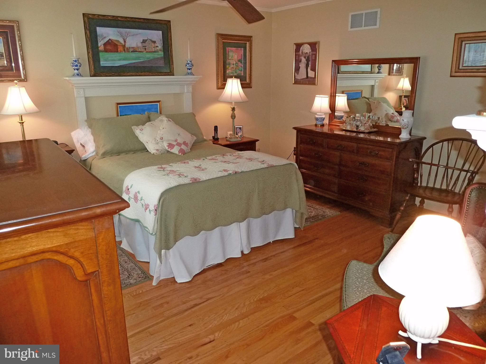 1713 Arlington Road Blue Bell, PA 19422 - Photo 12 of 28 Master Bedroom - crown molding, ceiling fan