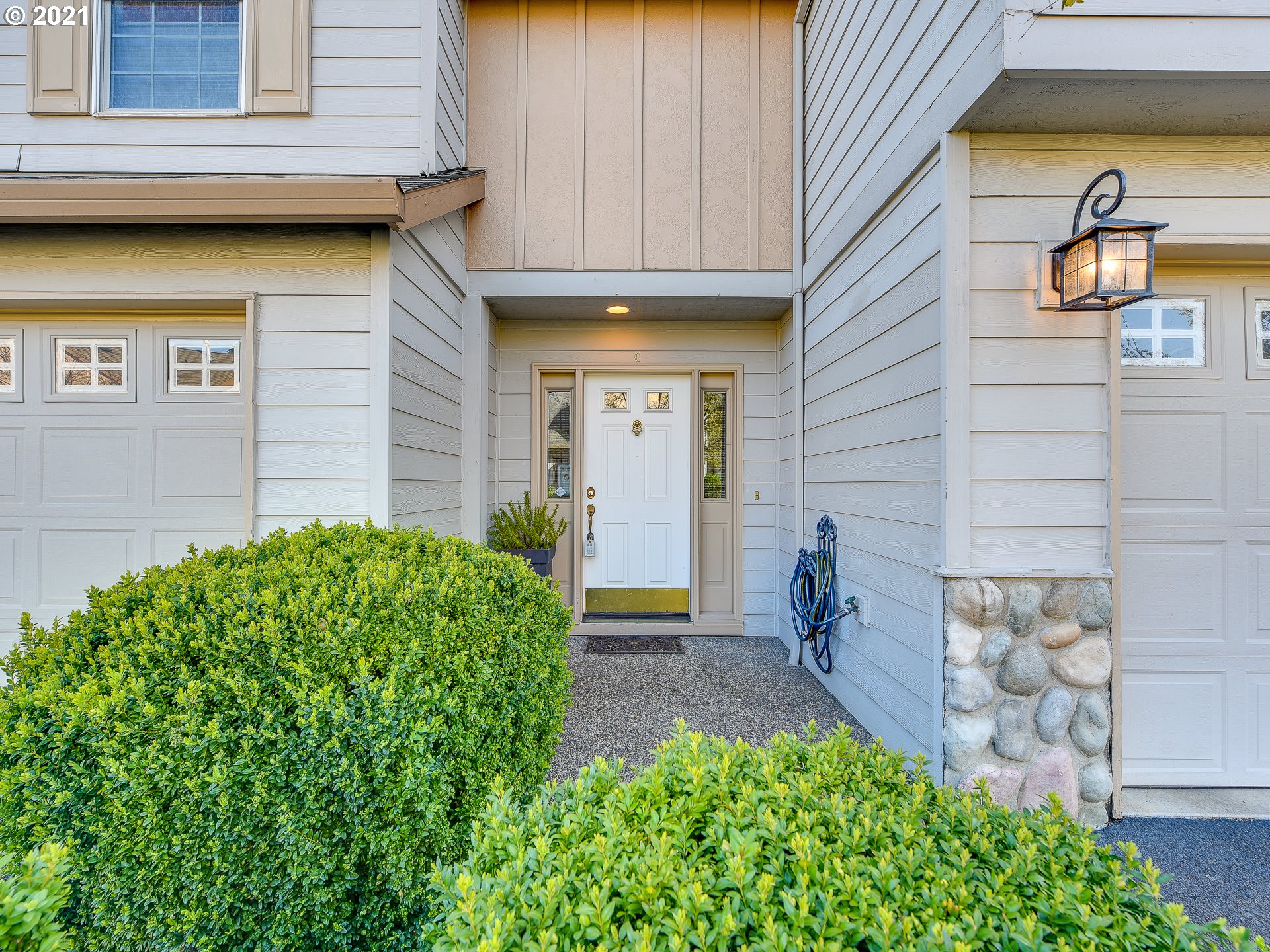 22036 Southwest Grahams Ferry Road, Unit C Tualatin, OR 97062 - Photo 2 of 28 Gallery Image 2