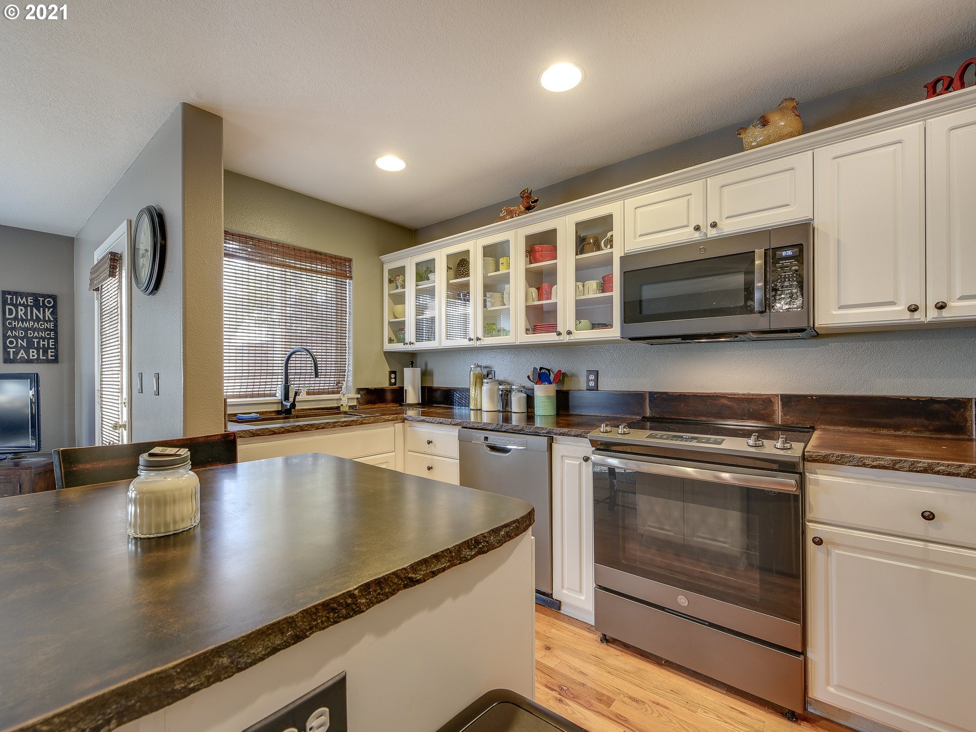 22036 Southwest Grahams Ferry Road, Unit C Tualatin, OR 97062 - Photo 12 of 28 Gallery Image 12