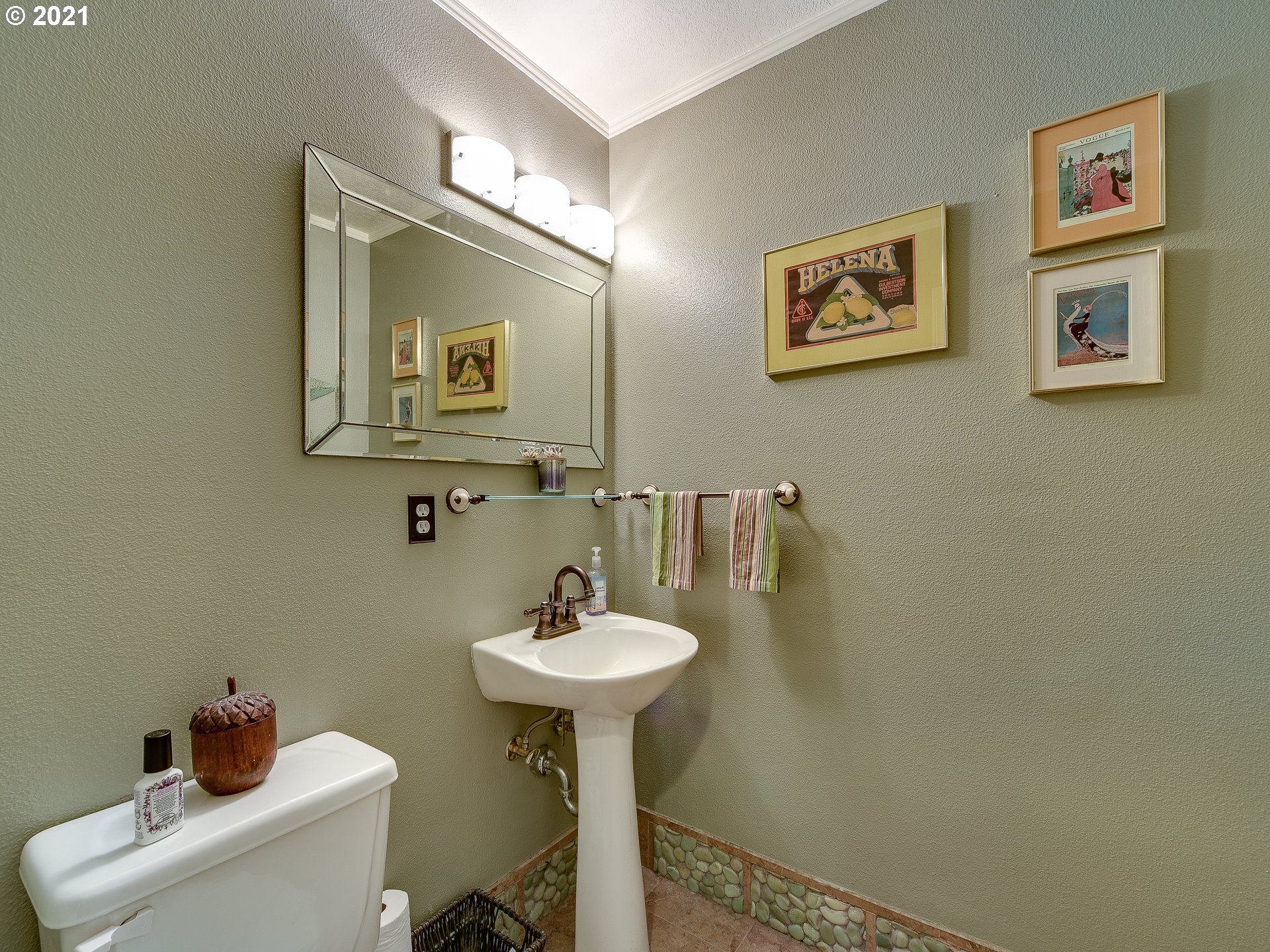 22036 Southwest Grahams Ferry Road, Unit C Tualatin, OR 97062 - Photo 15 of 28 Gallery Image 15