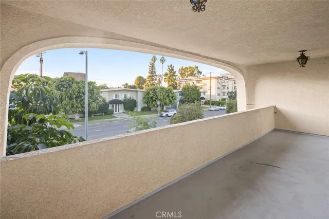 $4,000 | 5242 Lindley Avenue, Encino, CA 91316