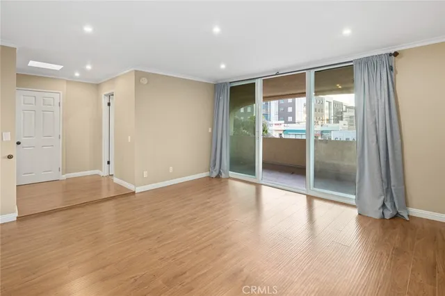 $4,000 | 5242 Lindley Avenue, Encino, CA 91316