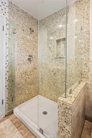 $4,000 | 5242 Lindley Avenue, Encino, CA 91316