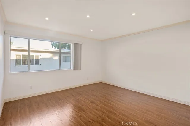 $4,000 | 5242 Lindley Avenue, Encino, CA 91316