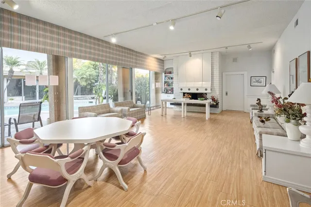 $4,000 | 5242 Lindley Avenue, Encino, CA 91316