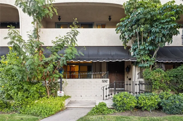 $4,000 | 5242 Lindley Avenue, Encino, CA 91316