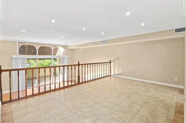 $4,000 | 5242 Lindley Avenue, Encino, CA 91316