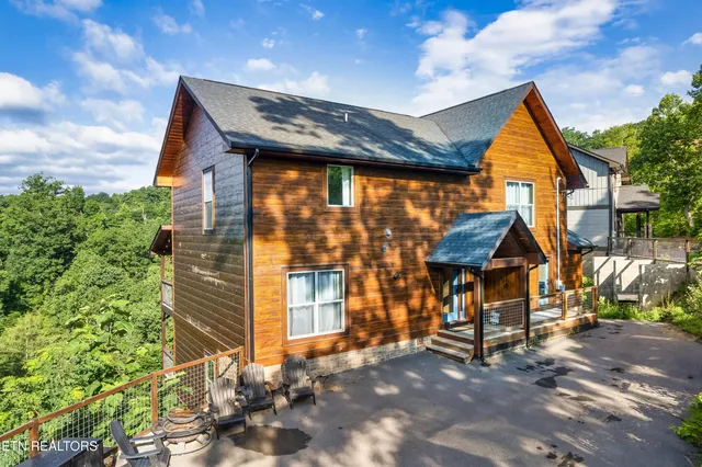 $1,394,000 | 842 Vixen Run, Gatlinburg, TN 37738