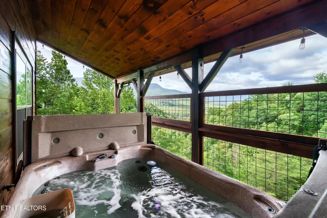 $1,394,000 | 842 Vixen Run, Gatlinburg, TN 37738